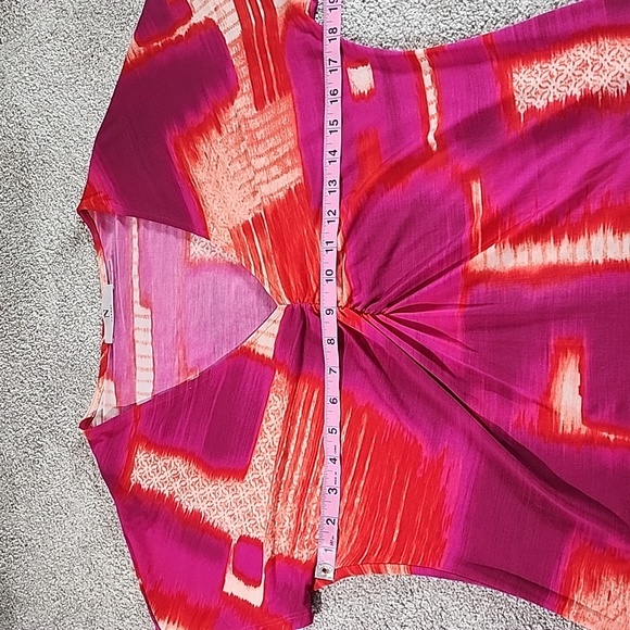 Natori V-Neck Ruched Short Sleeve Geometric Blouse Size Large - Picture 4 of 10
